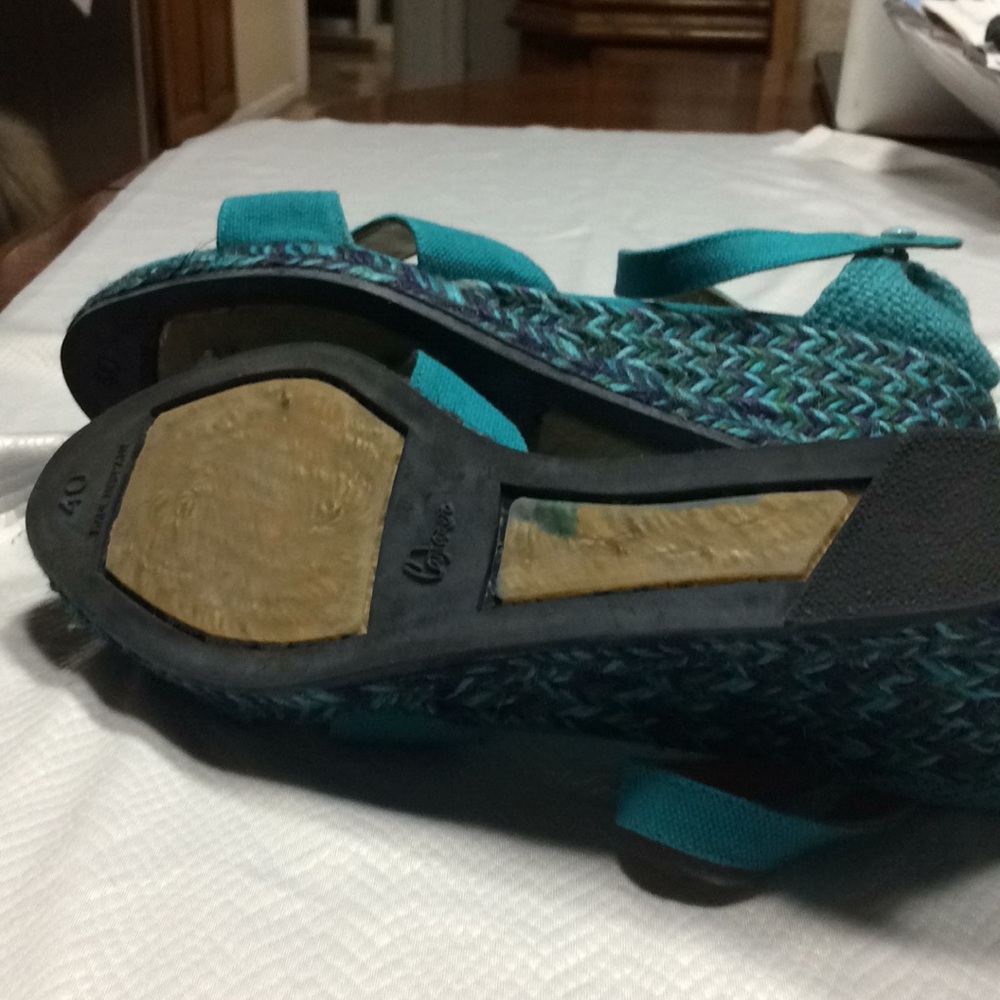 Sandals - Picture 4 of 4